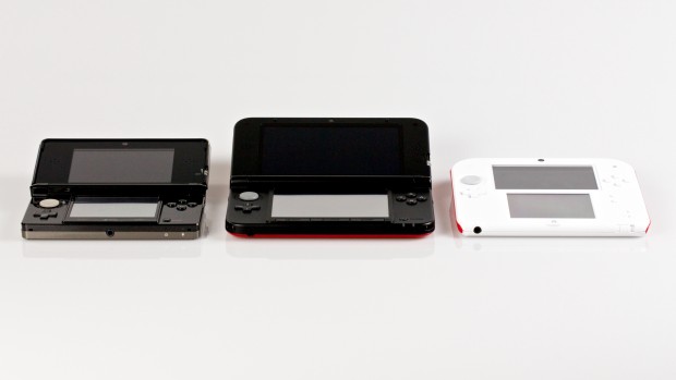 Alle drei Geräte spielen DS- und 3DS-Spiele ab.